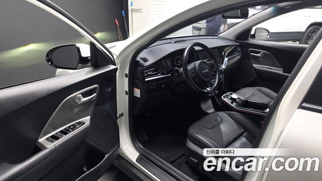 Kia Niro 2023 — photo 13