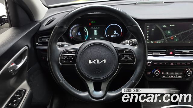 Kia Niro 2023 — photo 18