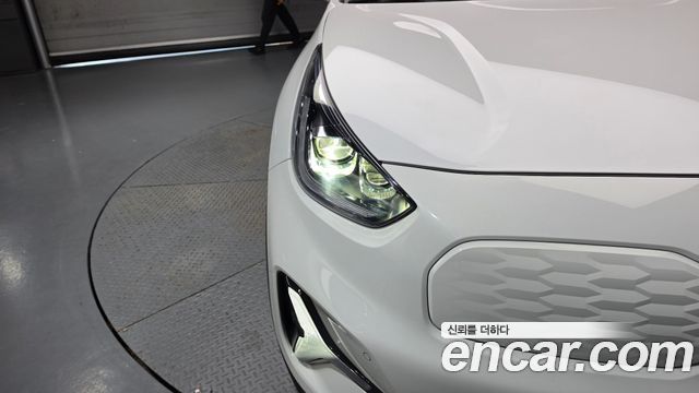 Kia Niro 2023 — photo 8