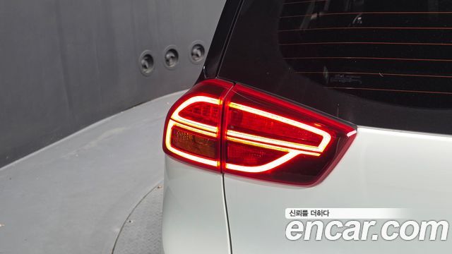 Kia Niro 2023 — photo 9