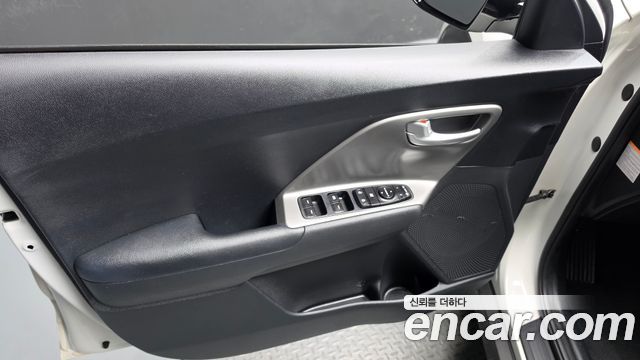 Kia Niro 2023 — photo 14