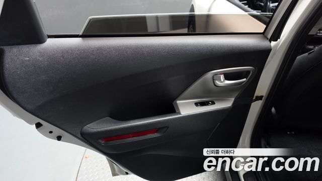 Kia Niro 2023 — photo 15