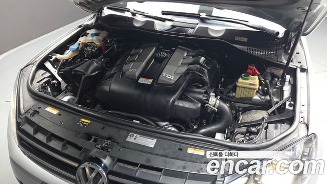 Volkswagen Touareg 2014 — photo 6