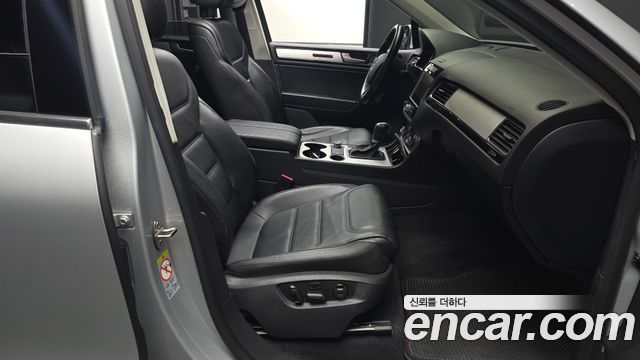 Volkswagen Touareg 2014 — photo 11