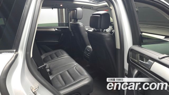 Volkswagen Touareg 2014 — photo 12