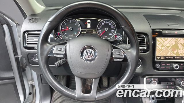 Volkswagen Touareg 2014 — photo 13