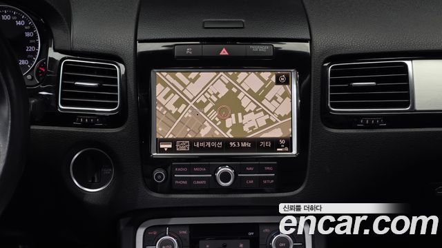 Volkswagen Touareg 2014 — photo 14