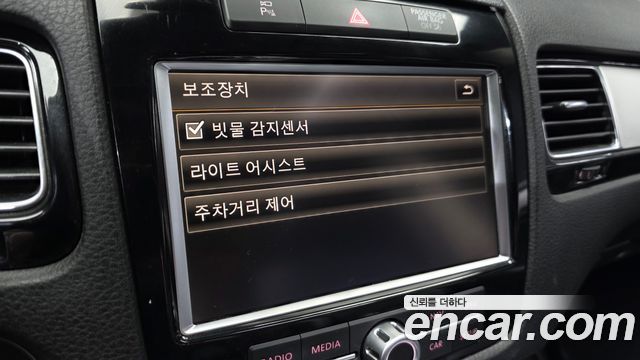 Volkswagen Touareg 2014 — photo 16