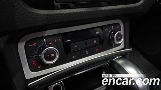 Volkswagen Touareg 2014 — photo 17