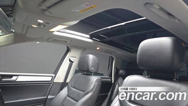 Volkswagen Touareg 2014 — photo 18
