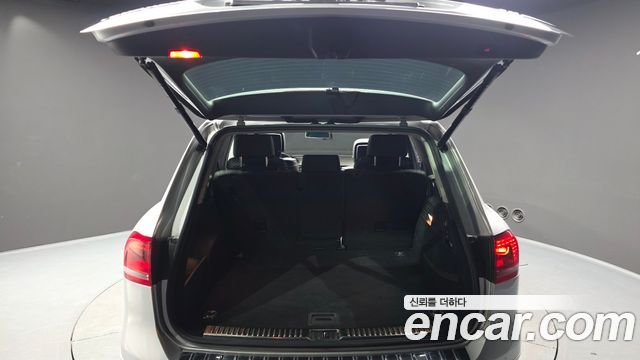 Volkswagen Touareg 2014 — photo 20