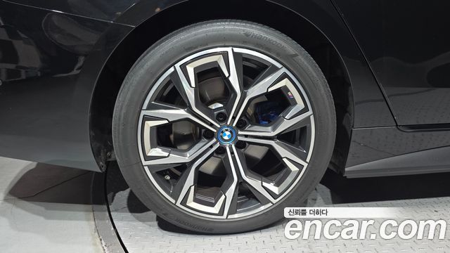 BMW i4 2023 — photo 5