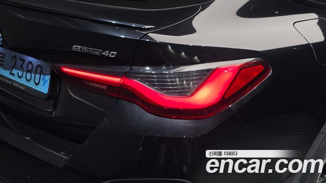 BMW i4 2023 — photo 9
