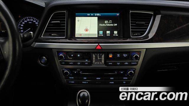 Hyundai Genesis 2016 — photo 13