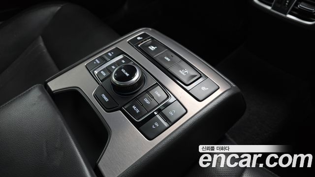 Hyundai Genesis 2016 — photo 18