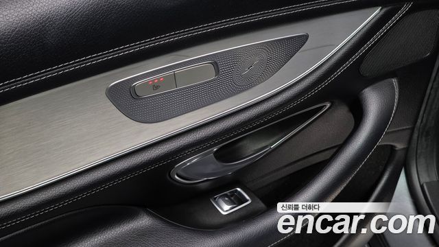 Mercedes-Benz CLS-Class 2019 — photo 32