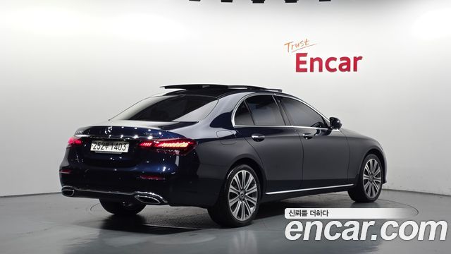 Mercedes-Benz E-Class 2021 — photo 2