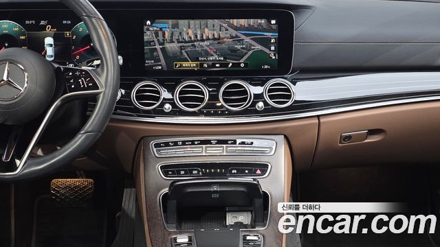 Mercedes-Benz E-Class 2021 — photo 19