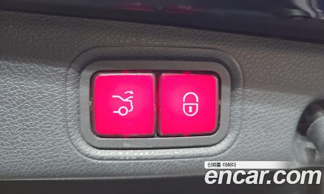 Mercedes-Benz E-Class 2021 — photo 24