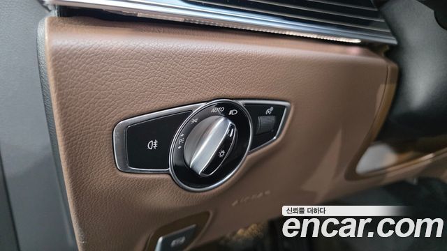 Mercedes-Benz E-Class 2021 — photo 25