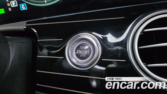 Mercedes-Benz E-Class 2021 — photo 26