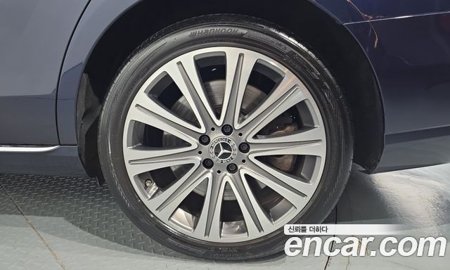 Mercedes-Benz E-Class 2021 — photo 7