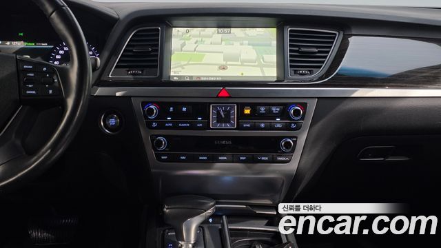 Genesis G80 2019 — photo 20