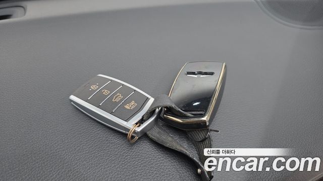 Genesis G80 2019 — photo 23