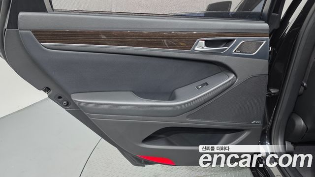 Genesis G80 2019 — photo 15