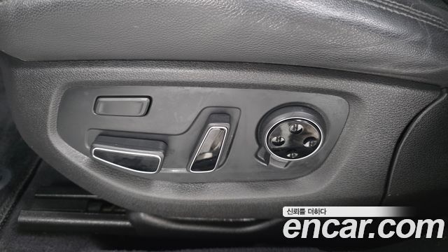 Genesis G80 2019 — photo 31