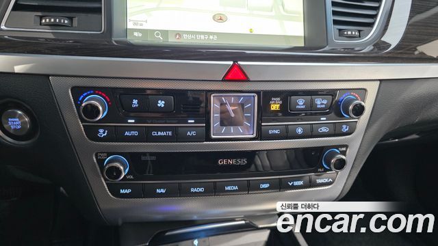 Genesis G80 2019 — photo 33