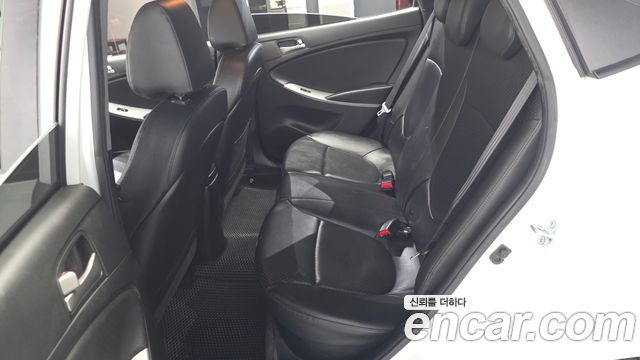 Hyundai Accent 2016 — photo 17