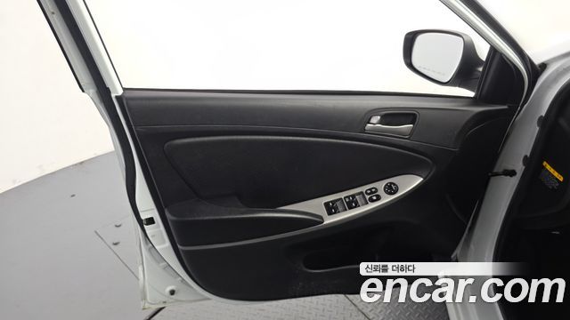 Hyundai Accent 2016 — photo 14