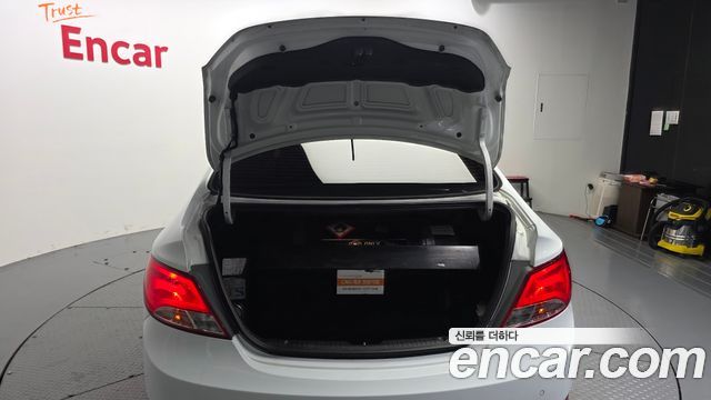 Hyundai Accent 2016 — photo 28