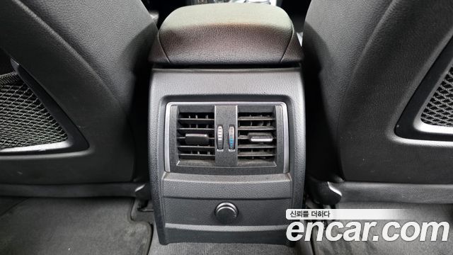 BMW 3-Series 2018 — photo 24