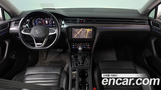 Volkswagen Passat 2022 — photo 10