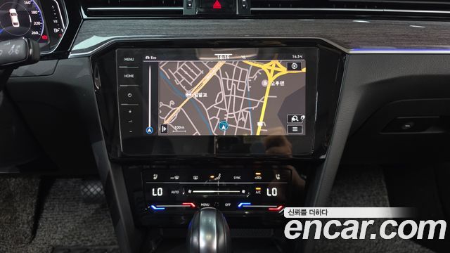 Volkswagen Passat 2022 — photo 19