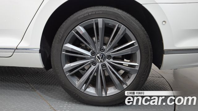 Volkswagen Passat 2022 — photo 7