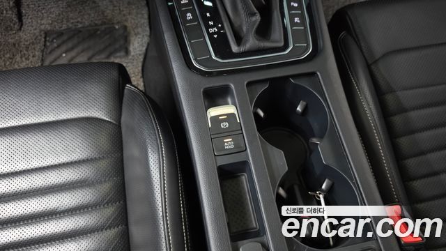 Volkswagen Passat 2022 — photo 27