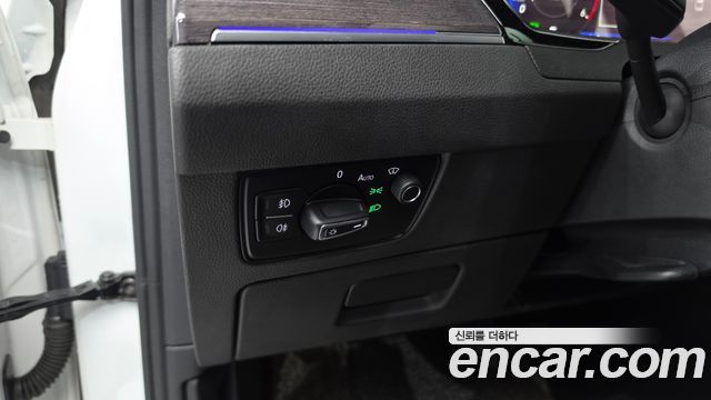 Volkswagen Passat 2022 — photo 28