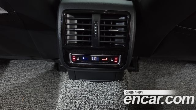 Volkswagen Passat 2022 — photo 33