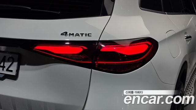 Mercedes-Benz GLC-Class 2023 — photo 9