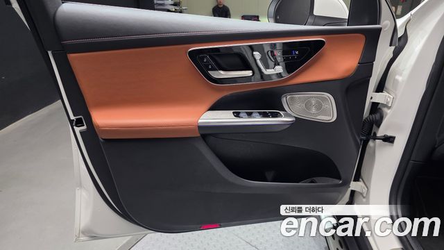 Mercedes-Benz GLC-Class 2023 — photo 14