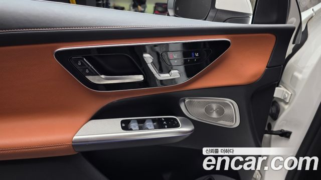 Mercedes-Benz GLC-Class 2023 — photo 30
