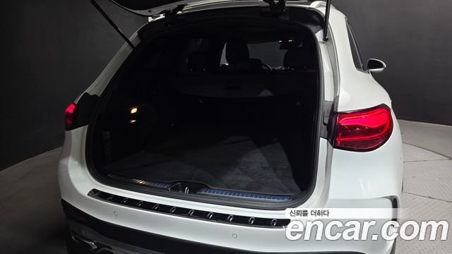 Mercedes-Benz GLC-Class 2023 — photo 34