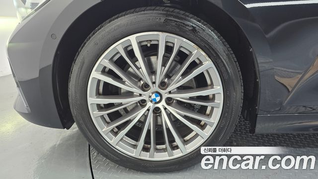 BMW 3-Series 2021 — photo 5