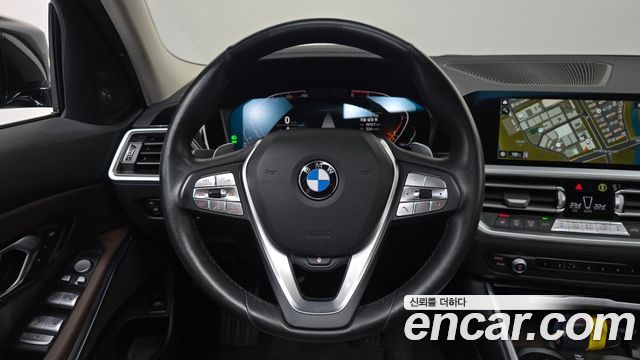 BMW 3-Series 2021 — photo 19