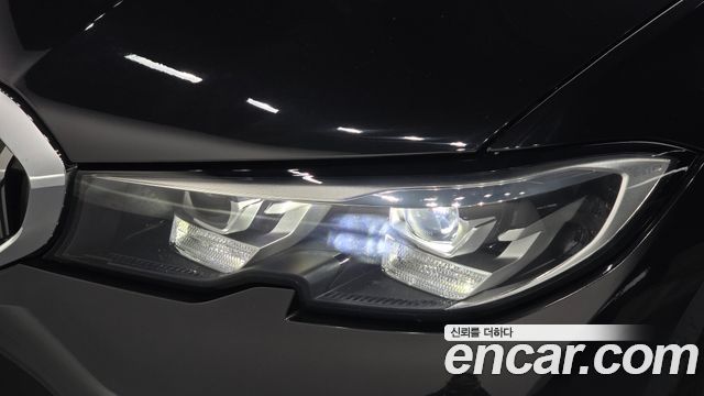 BMW 3-Series 2021 — photo 8