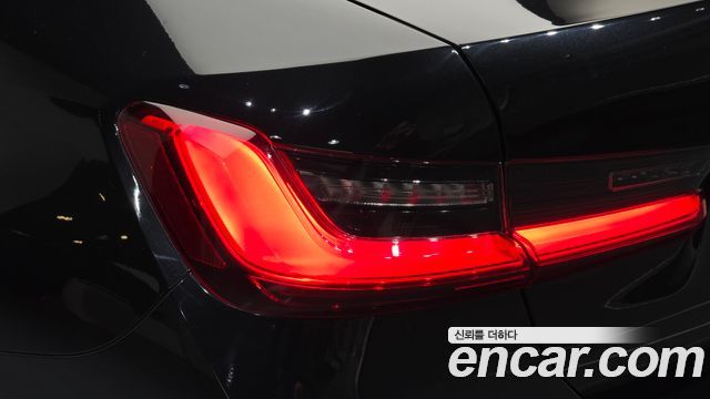 BMW 3-Series 2021 — photo 9