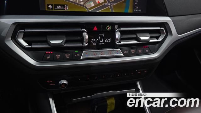 BMW 3-Series 2021 — photo 29